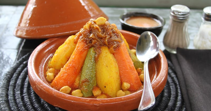 Couscous marocain aux légumes et semoule : la recette authentique qui régale